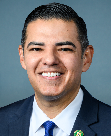 Robert Garcia headshot